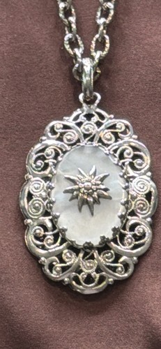 Mother Of Pearl Edelweiss Oval Filigree Pendant & 30” Chain - photo 3