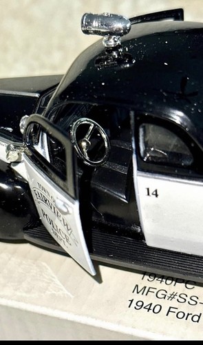 National Motor Museum Mint 1940 Ford Fairview Police Car 1:32 - photo 4
