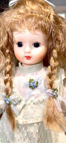 Porcelain Doll Collector-16” Blonde & Dark Blue Eyes-Metal Stand - photo 5