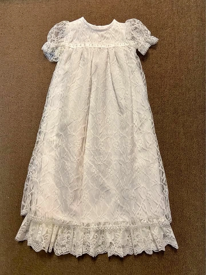 CHRISTENING / BAPTISM LACE GOWN (9 MOS)