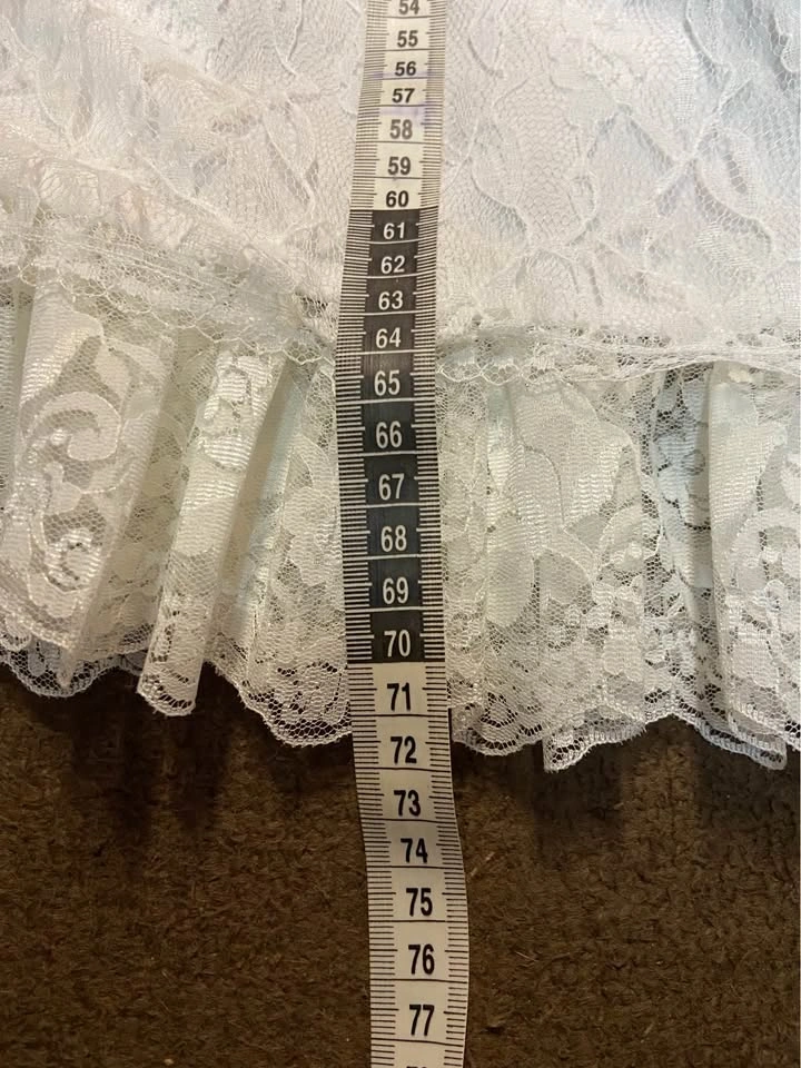 CHRISTENING / BAPTISM LACE GOWN (9 MOS) - photo 3