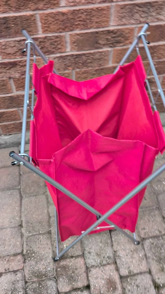 Laundry hamper
