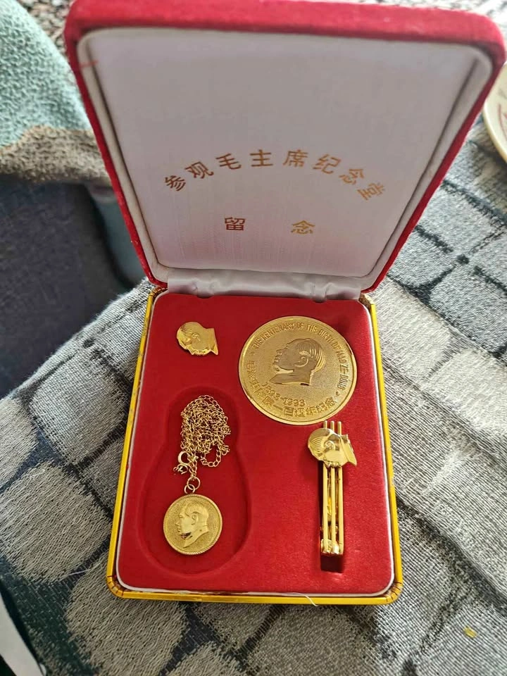 1993 Mao Zedong Centenary Commemorative Coin and Jewelry Set