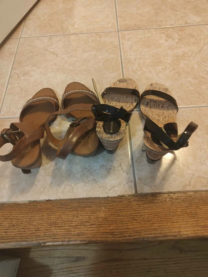 Bandolino and Franco Sarto Wedge Sandals. Set of 2 - photo 2