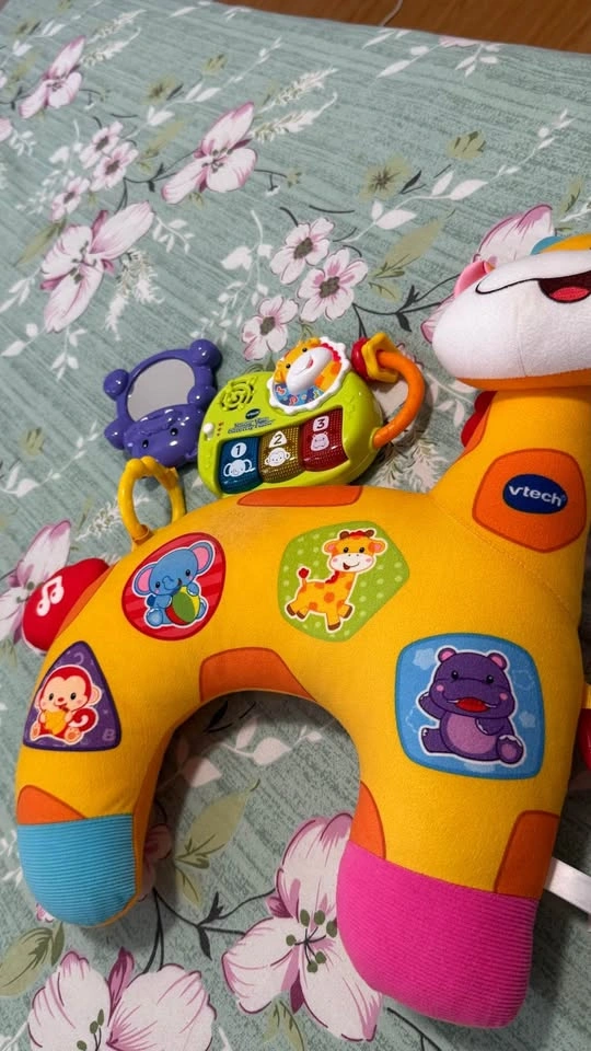 Vtech tummy time pillow for babies - photo 4