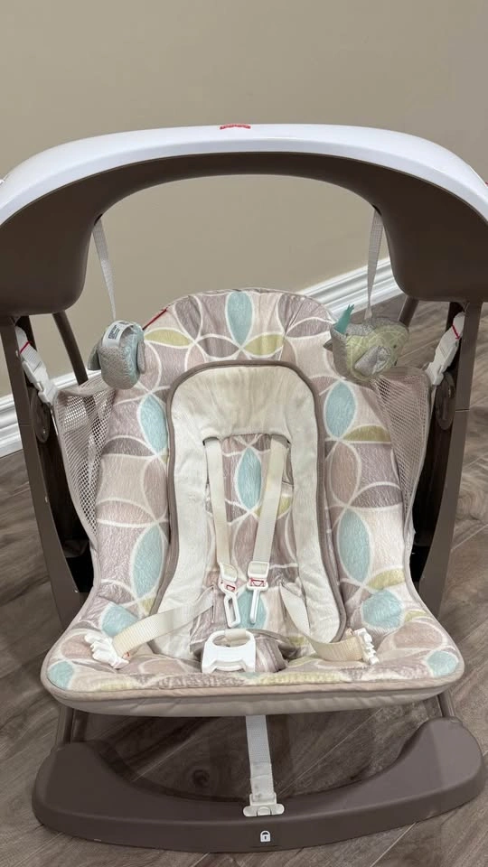 Fisher Price Baby Swing – Excellent Condition - photo 4