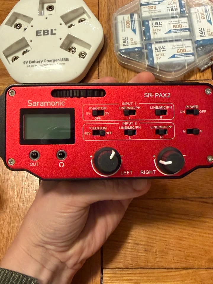 Saramonic SR-PAX2 Audio Adapter + EBL 9V Charger & 5 Batteries - photo 3
