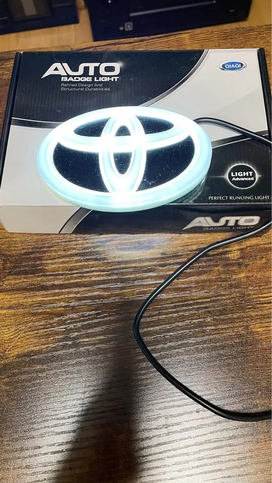 Toyota glowing Emblem - photo 2