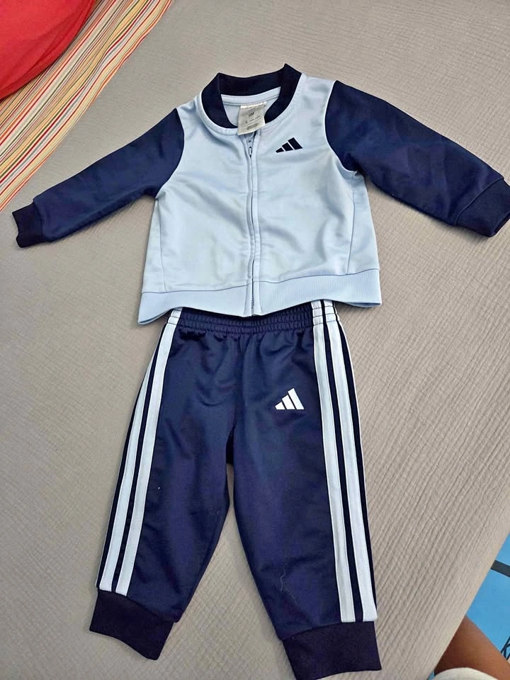 Adidas track suit -9months