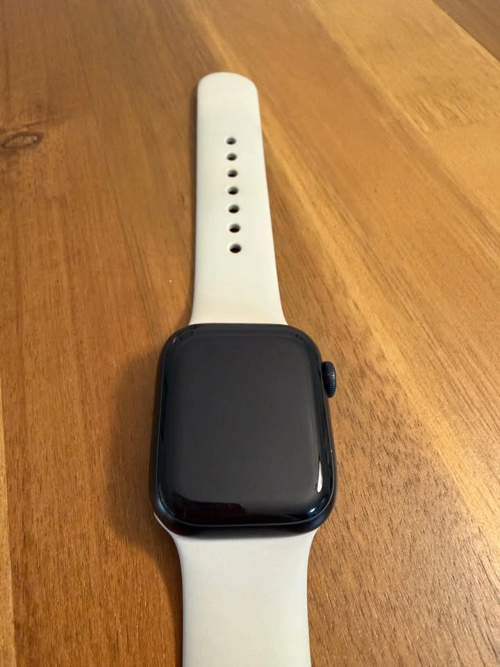 Apple Watch Series 8 - photo 2