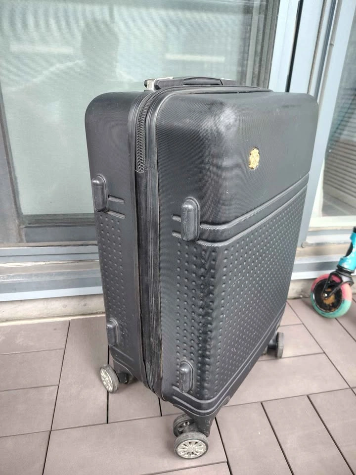 Chivas Hardshell Spinner Suitcase