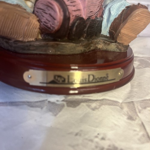 Louis Dionne Vintage Collectible Resin Figurine with Toy Train - photo 4