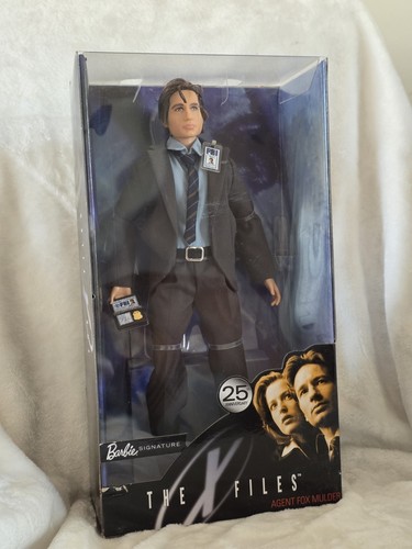 Barbie Signature The X-Files 25th Anniversary Fox Mulder Doll - photo 2