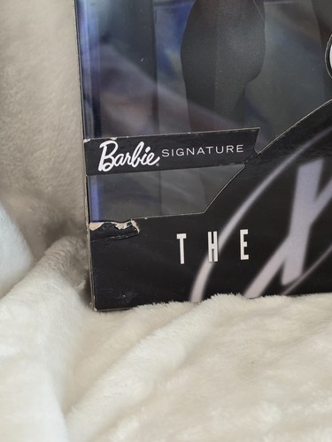 Barbie Signature The X-Files 25th Anniversary Fox Mulder Doll - photo 5