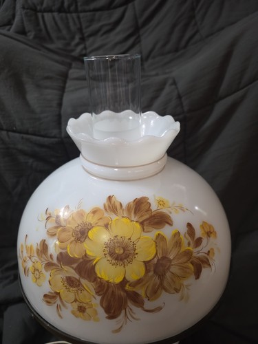 Vintage 1970s R.D. Dero Milk Glass 3-Way Hurricane Lamp - photo 5