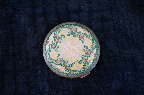Vintage Coty Airspun Brass & Green Enamel Powder Compact - photo 3