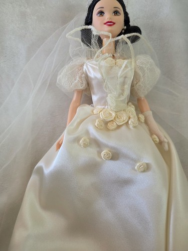 Vintage 1997 Disney Wedding Snow White Doll Mattel 18958 - photo 3