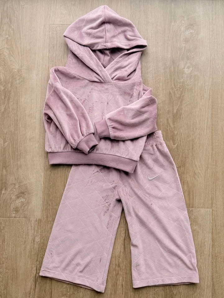 Toddler Girls Nike and Adidas Tracksuit - photo 2