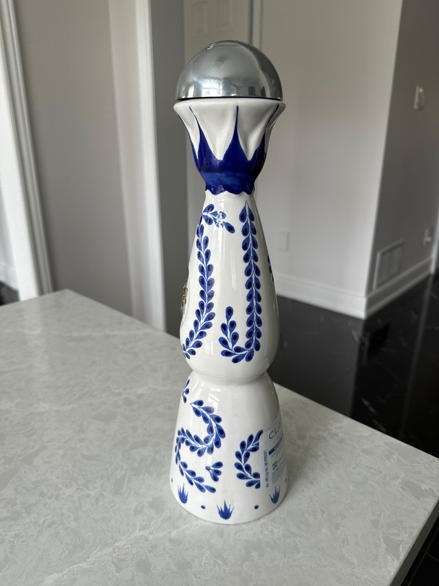 Clase Azul Reposado Tequila (1 L) empty ceramic bottle - photo 3
