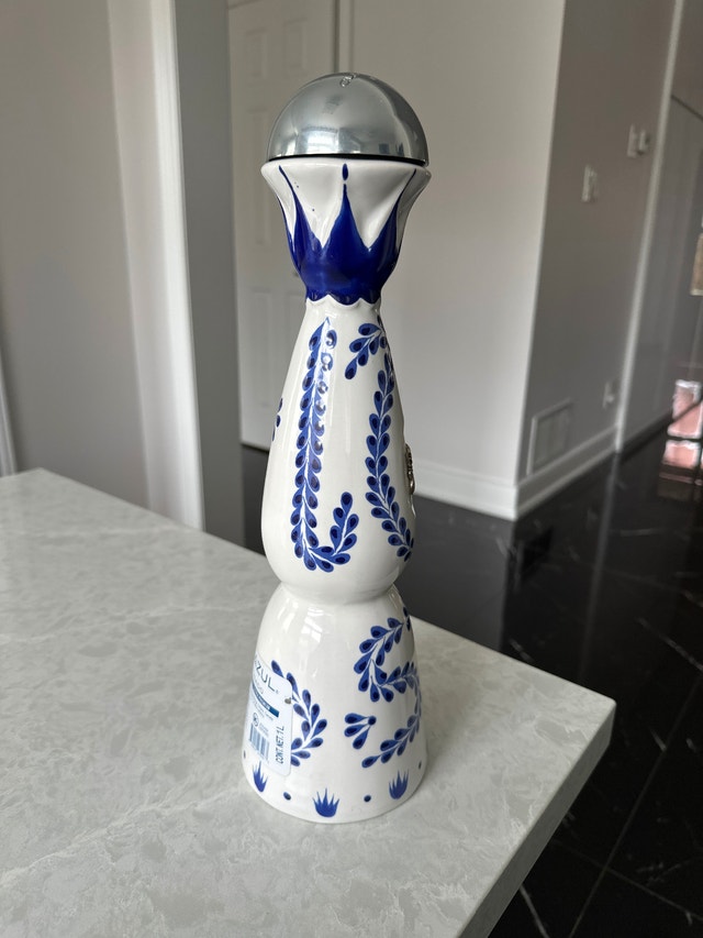 Clase Azul Reposado Tequila (1 L) empty ceramic bottle - photo 5