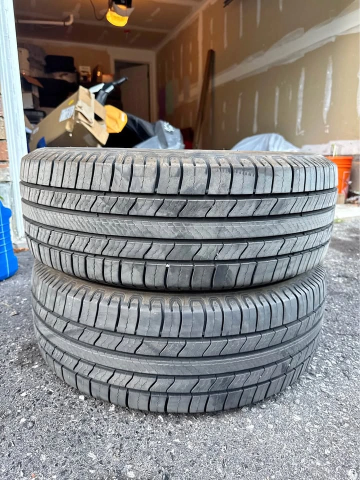 2 Michelin Defender2 Tires – 225/60R17 – 85% Tread