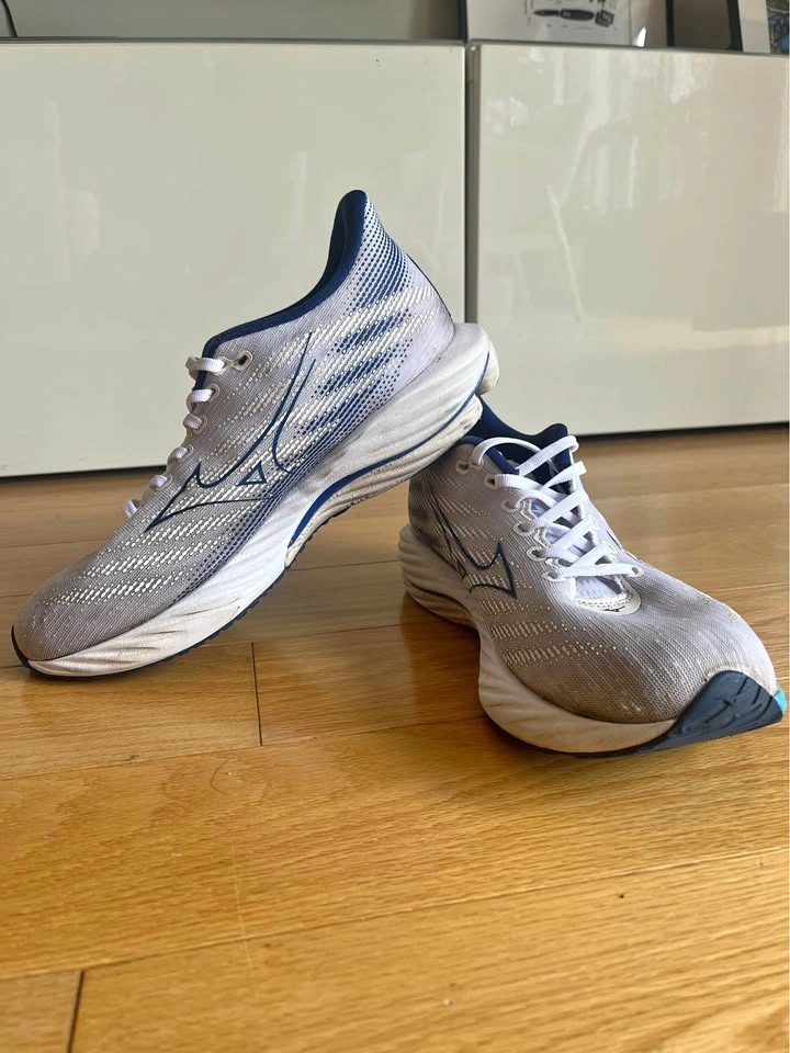 Mizuno Wave Rider 28 running shoes mens size 10.5