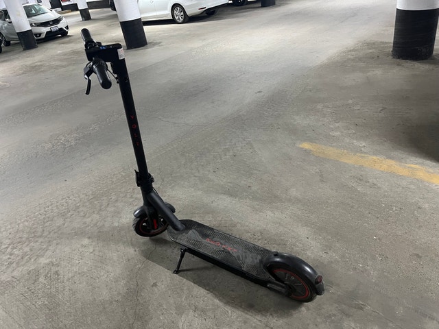 Electric Scooter - Extended Battery, 65km Range, Like New Tires - photo 2