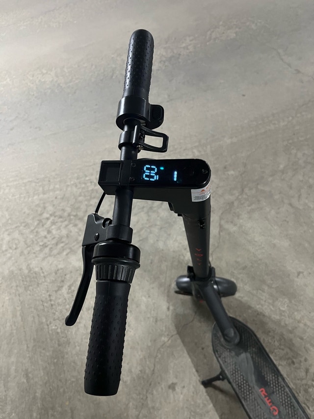 Electric Scooter - Extended Battery, 65km Range, Like New Tires - photo 3