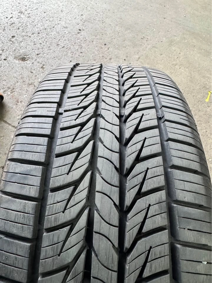 General 225/50R17 All-Season Tire – 85% Tread