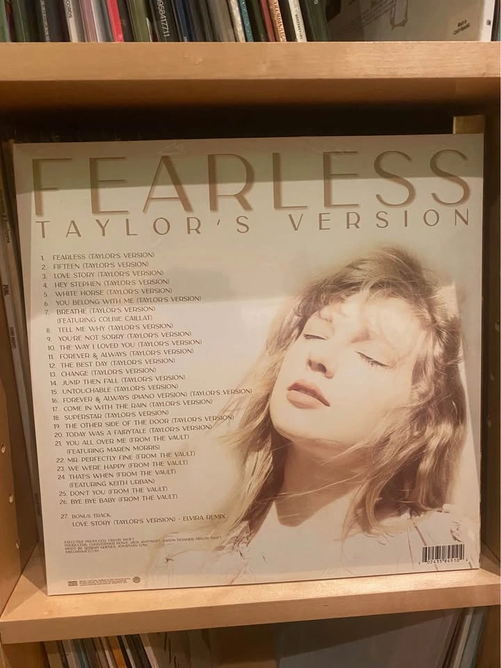 Taylor Swift Fearless 3LP Vinyl 🏈 - photo 2