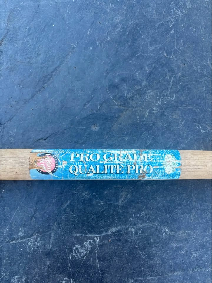 Pro Grade 4-Tine Manure Fork / Pitchfork - Like New - photo 3