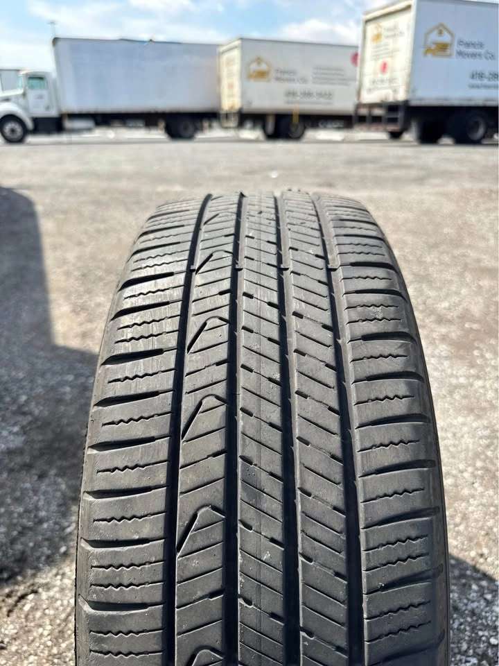 215/45R18 Pirelli Tire - 85% Tread - DOT 2023 - photo 3