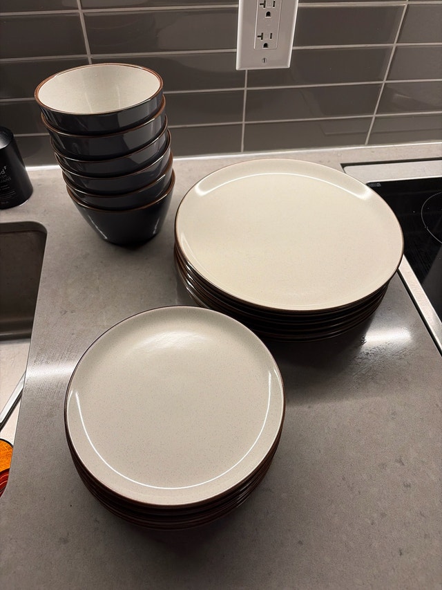 18 piece dinnerware set