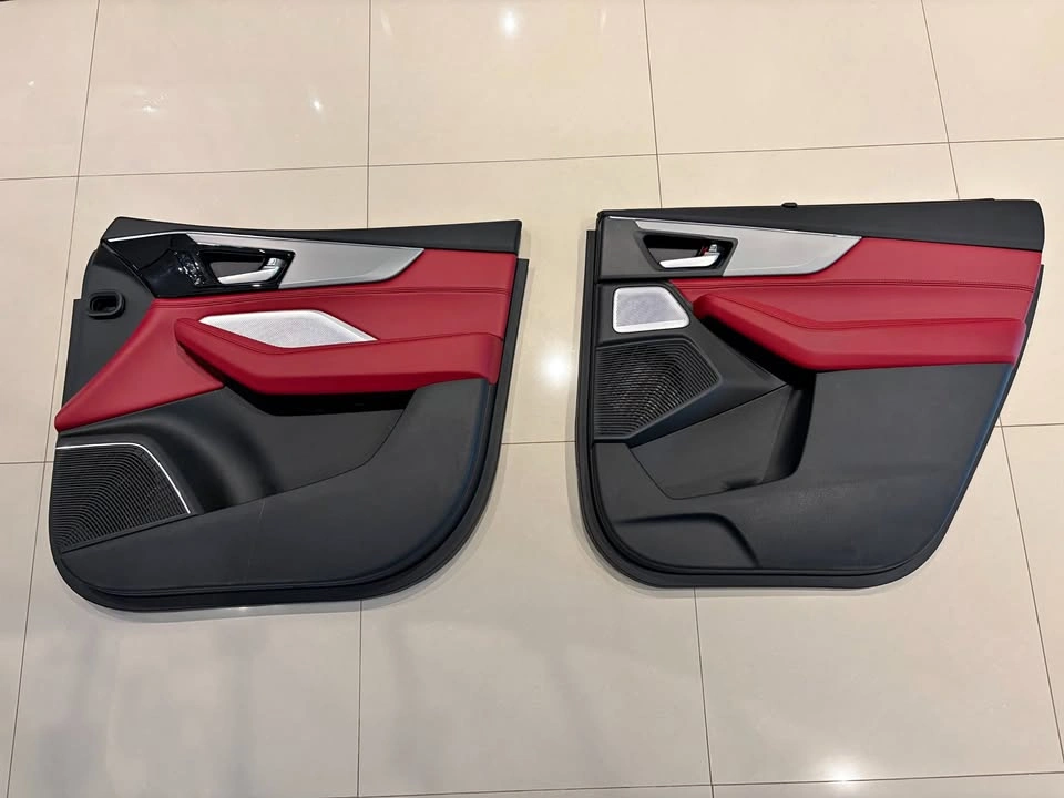 2025–2026 Acura MDX Passenger Side Interior Door Panels