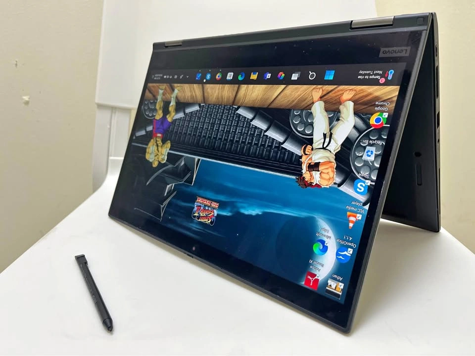 Lenovo Yoga 2-in-1 Touchscreen 13" i5 8GB RAM 256GB SSD