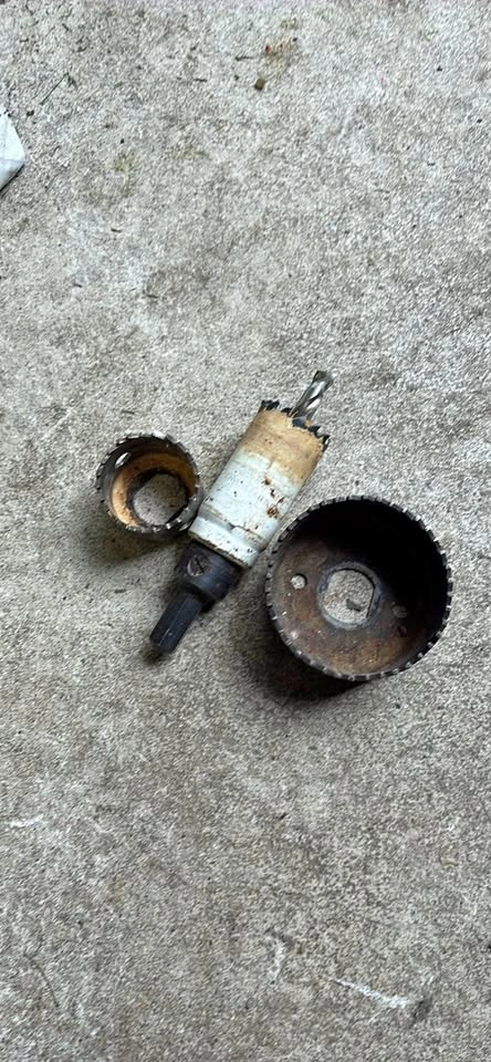 Hole Saw Bundle (3 Sizes + Mandrel/Pilot Bit)