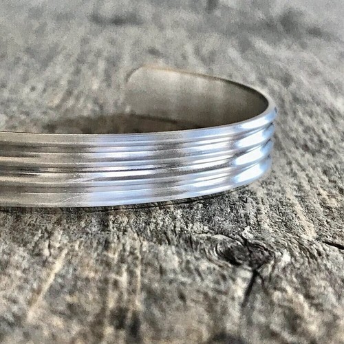 Brushed sterling silver linear pinstripe open cuff bangle bracel - photo 3