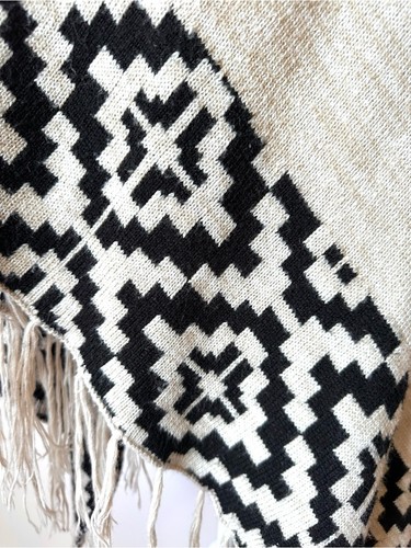 Beige & Black Aztec Geometric Fringe Open-Front Cardigan - M - photo 5
