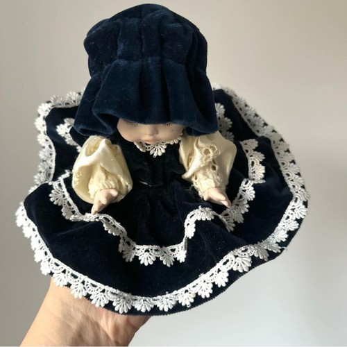 Vintage Venetian Porcelain Doll w/Navy Blue Velvet Dress - photo 4