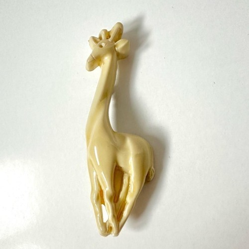 Vintage 80's Giraffe Brooch Acrylic Cream Off White Safari Anima - photo 3