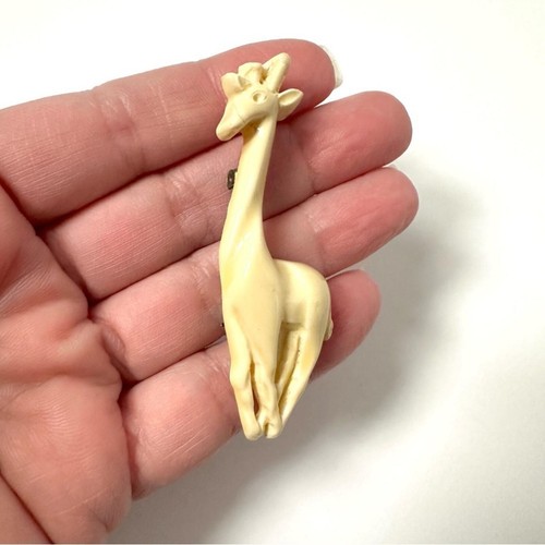 Vintage 80's Giraffe Brooch Acrylic Cream Off White Safari Anima - photo 5