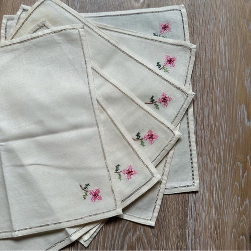 Vintage 60s 70s Set of 6 Cross Stitch Cotton Napkins - photo 2