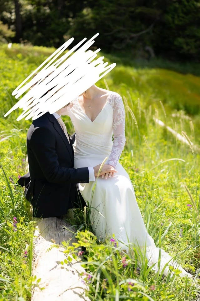 Classy & Timeless Wedding Dress - photo 2