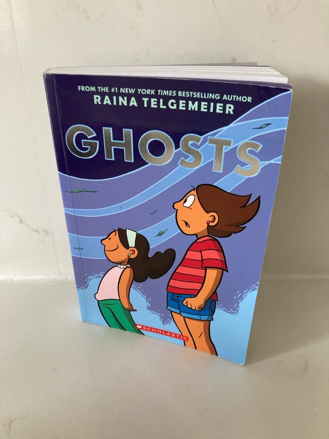 🏈Ghosts by Raina Telgemeier
