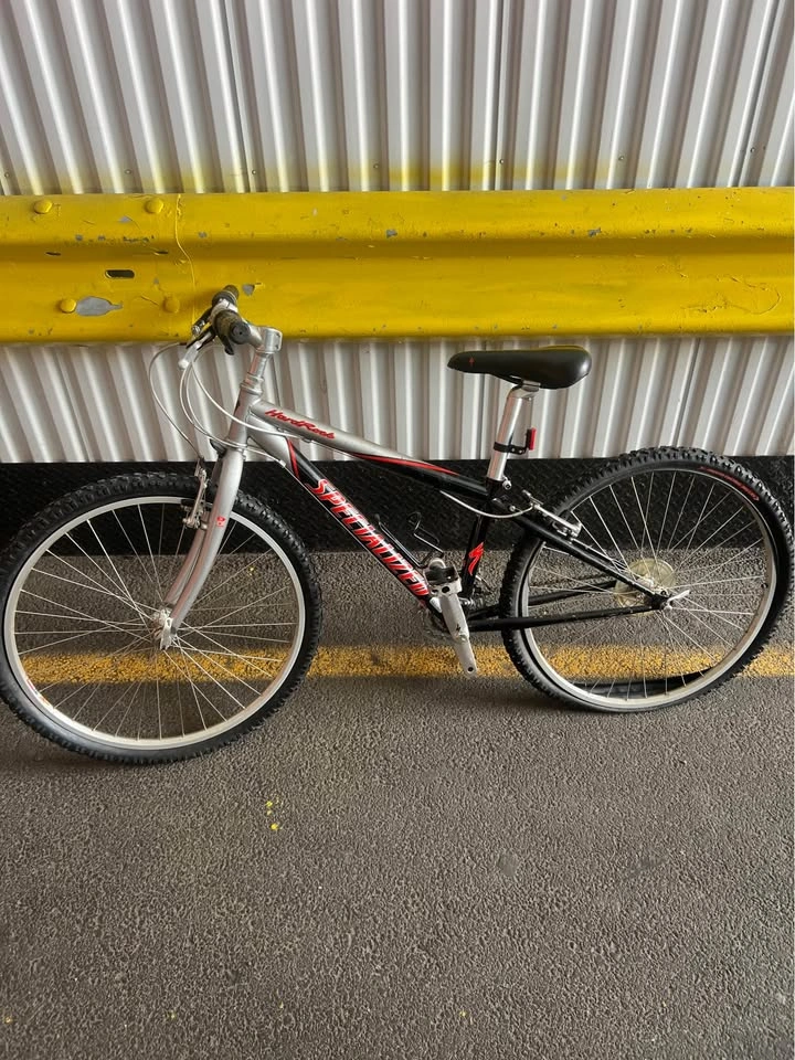 3 Mountain Bikes: Kona, Specialized, and Full Suspension - photo 2