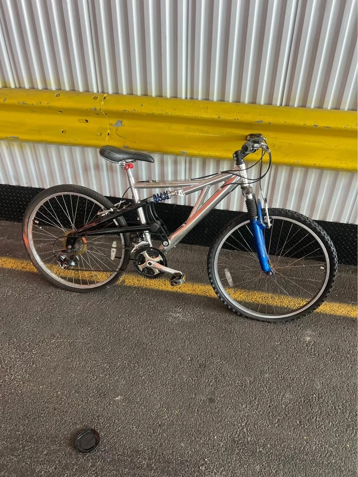 3 Mountain Bikes: Kona, Specialized, and Full Suspension - photo 3