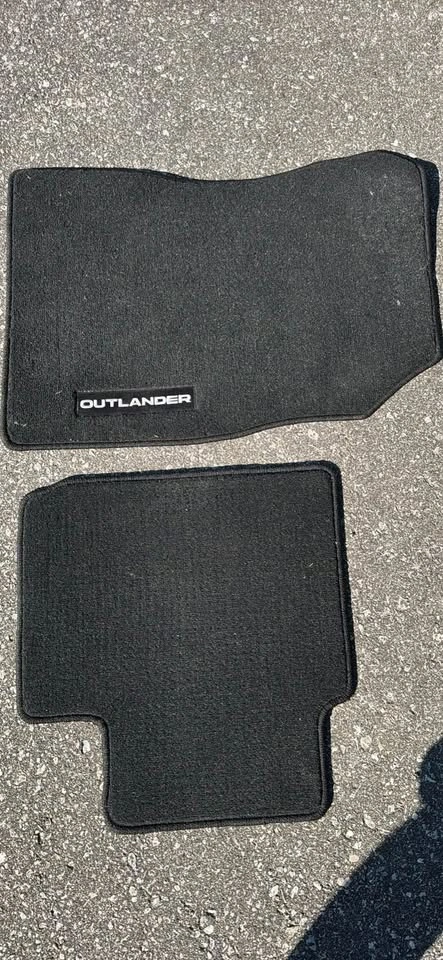 2022 Mitsubishi Outlander OEM Carpet Floor Mats – Full Set (4pc) - photo 3