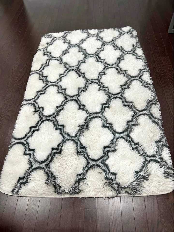 Area rug