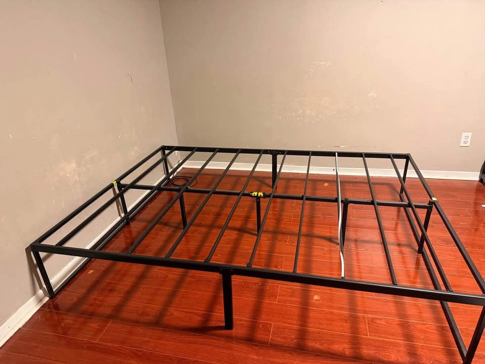Queen Size Metal Bed Frame - photo 3