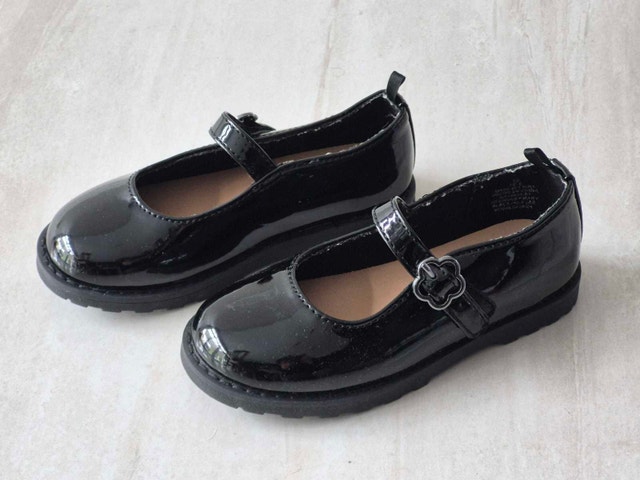 Old Navy Toddler girl size 10 shoes - brand new